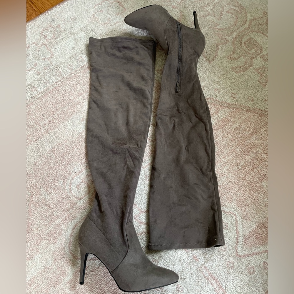 New Look Over-the-Knee Boots in Gray